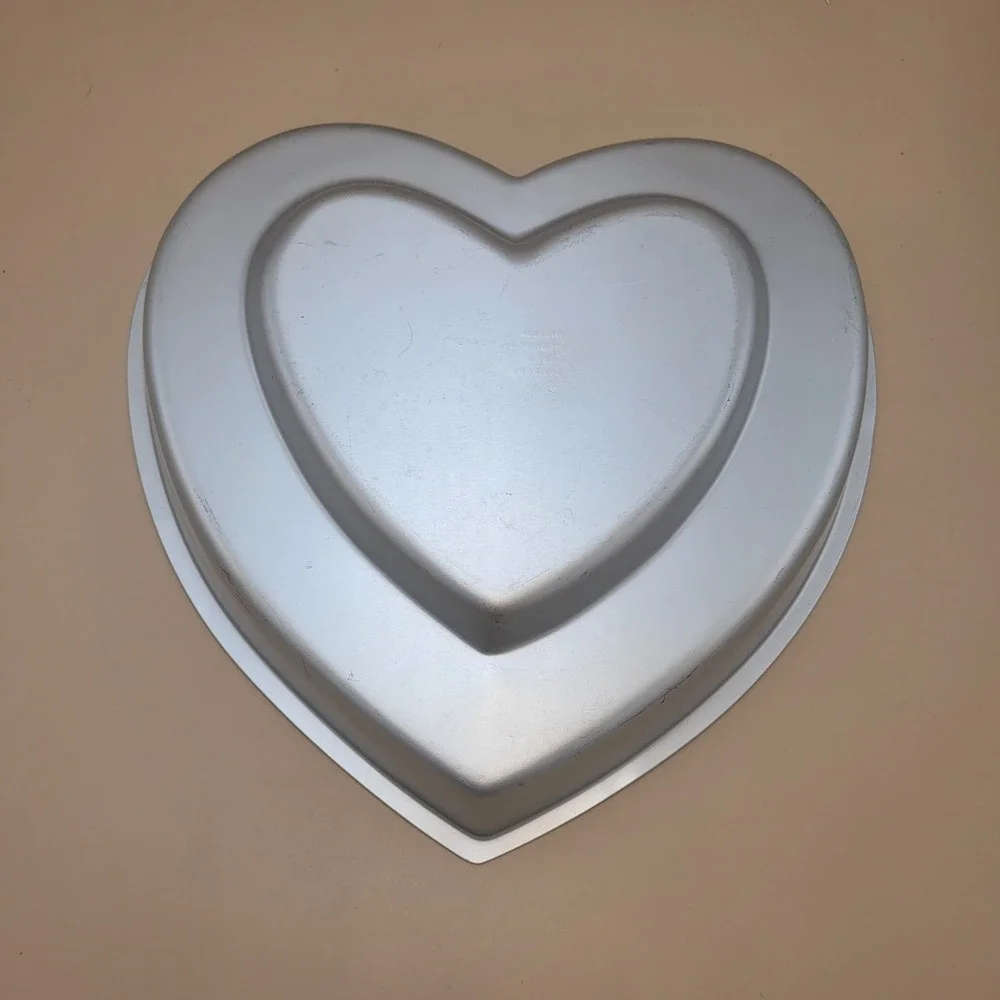 Wilton aluminum cake